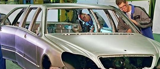 这辆奔驰用16年都不舍得换，家族捐款超过150亿！