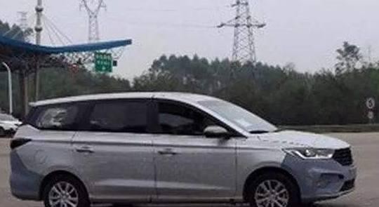 偶遇2018款宝骏710路试车！比五菱宏光英俊 配ESP仅5万 长安慌了