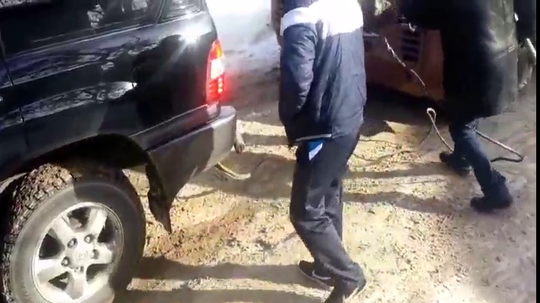 重型卡车抛锚了怎么办？有一台丰田SUV就不用担心了！