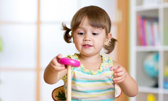1-2岁玩什么?德国宝宝玩这这些蒙氏玩具,玩出