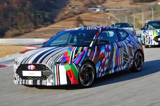 跑车装上后备厢，这个小跑竟是韩系研发，高尔夫R可不到这等级