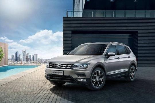 25万预算就别看豪华品牌了，安安心心买个大众帕萨特或者途观L！