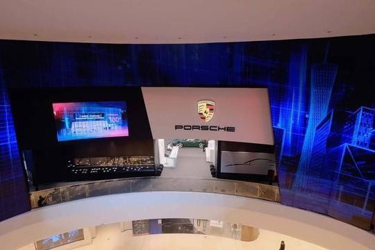 保时捷中国第100家门店落户广州，首个拥有数字化科技的城市展厅