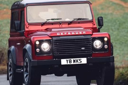 烂路之王 路虎卫士 又复活了！而且还是史上最强的卫士