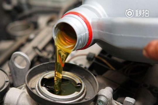 车子换机油时，为什么要把剩下的带走？还有这么多作用，别大意了