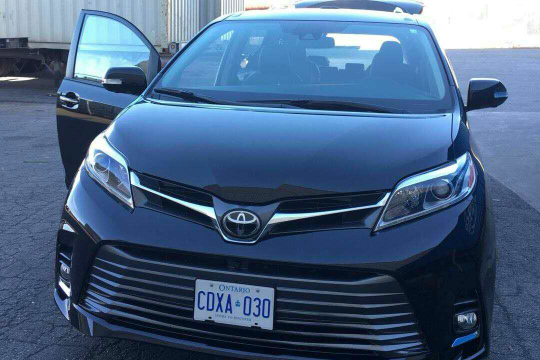 18款丰田塞纳外观大气稳重而不使美观