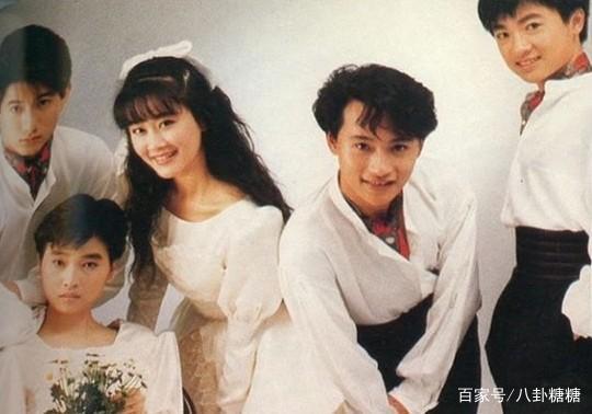 17岁出道，她是小虎队的师姐，事业当红时选择嫁人，43岁抑郁自杀
