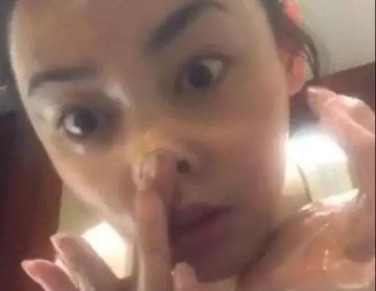 劉亦菲的佛系洗臉火了！直播洗臉的女明星誰最扛得住高清鏡頭？！