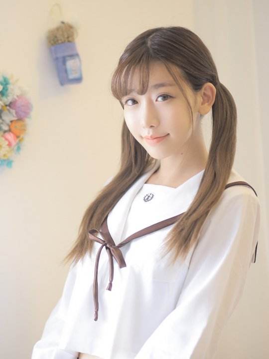 已婚男老师拒绝女学生追求，1年后因为几个字，女学生立马泪奔！