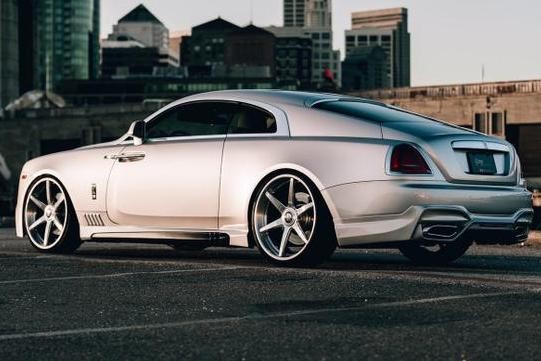 魅影这改装的确过分了，无与伦比的气质