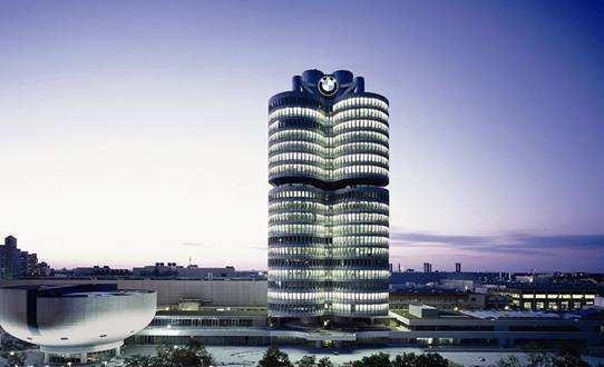 宝马交付今年第10万辆电动汽车 总部四缸大厦