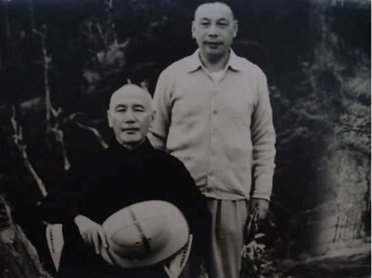 他是蒋介石的孙子, 第一次回大陆祭拜亲人, 说的