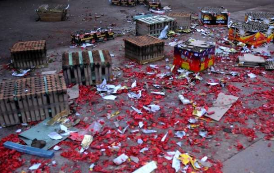 长大后总怀念小时候过年放鞭炮的时候,现在感