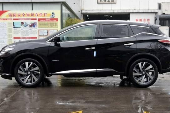 一顿饭就超过你月薪的人，大概都是这么买车的