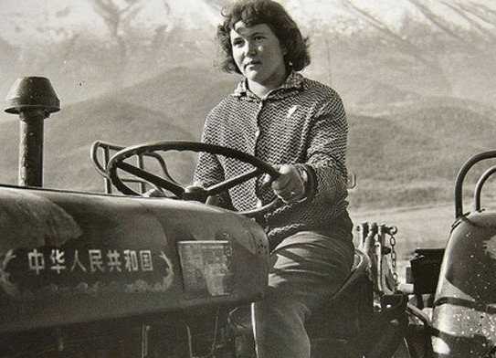 欧洲第一穷国,接受中国援助24年,晚年为何不认