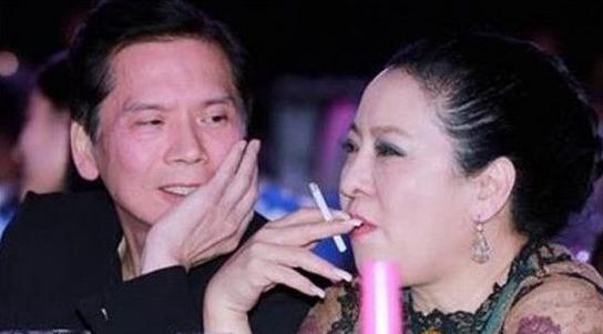 看了陈岚年轻时美照 就明白向华强为什么不娶迷倒众男的关之琳了