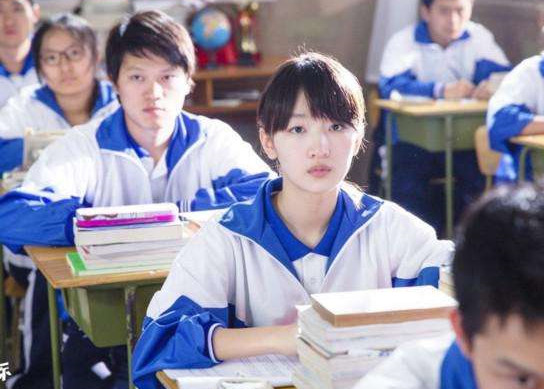 历年来的校服女神,沈月和李兰迪等人,哪位更美?