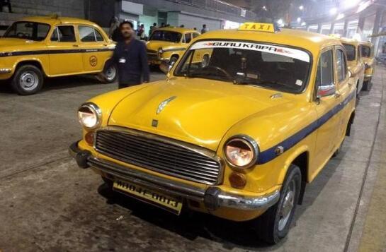 开车没有后视镜是什么体验?20年驾龄老司机都