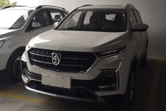 首台宝骏530展车到店, 配全液晶仪表盘, 售6万起, 全面竞争H6