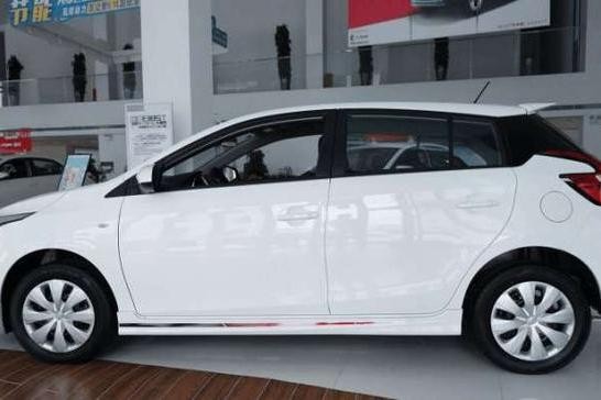 丰田这款良心车，油耗5.2L，不到7万的价格polo飞度日子不好过了