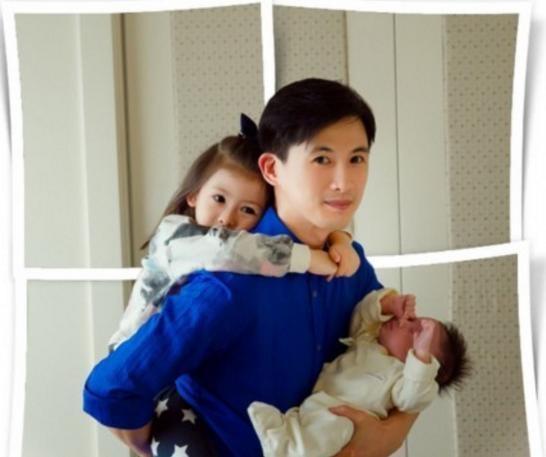 40岁黄豆豆全家近照，娶小2岁娇妻恩爱12年，儿女双全颜值高