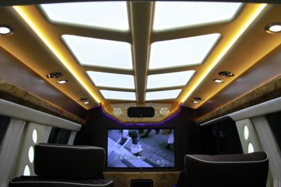 17款大众凯路威T6商务定制豪华版给你最豪华的乘坐感受