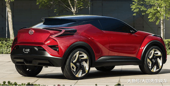终于等来了丰田CHR, 骚气的双色车身让它赚足了关注量