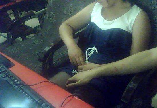 00后女孩网吧被偷钱 调看监控看到这一幕后发誓以后再也不敢了