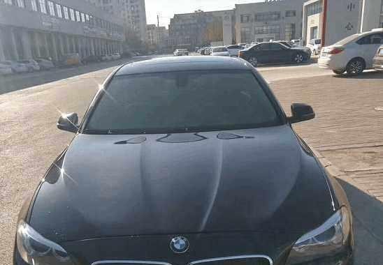 偶遇一台宝马5系抵押车，工作人员：原车主跑路了，14万就能开走