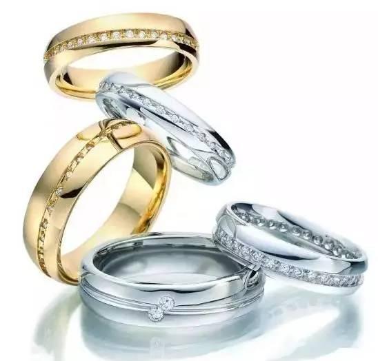 白金和黄金哪个好?戒指买黄金还是白金