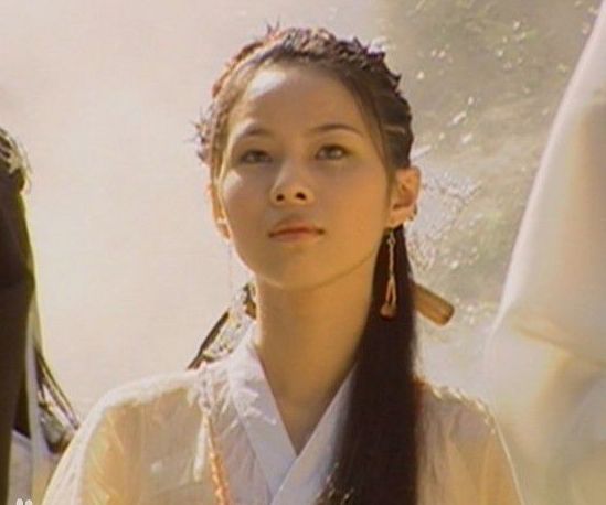 张无忌和杨过后人黄衫女谁的武功更厉害一点?