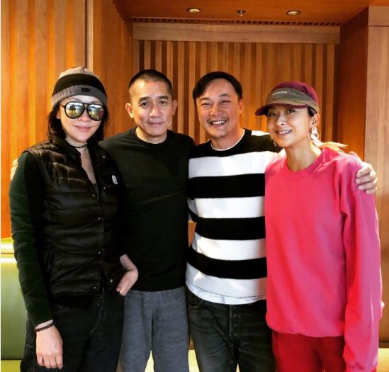 刘嘉玲梁朝伟陈奕迅徐濠萦合影 网友：通过老婆认出Eason