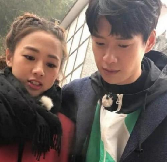 魏大勋与鬼鬼在一起了?《二十四小时》路透,白