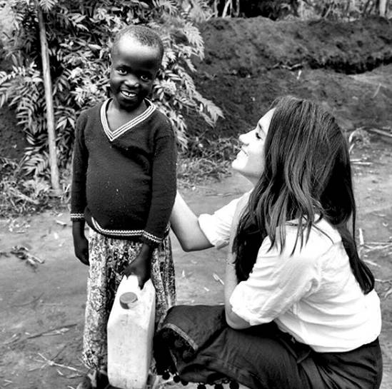 18线36岁离异女演员,凭什么让最值钱的黄金单