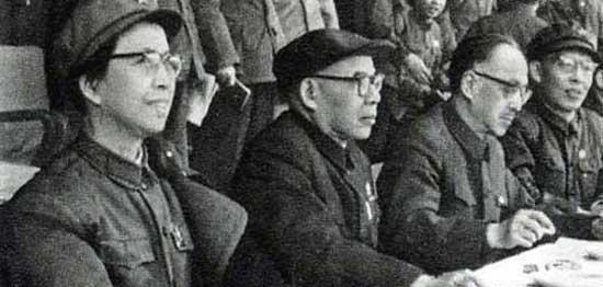 他曾是首都的公安局长, 四人帮最得力的部下, 最