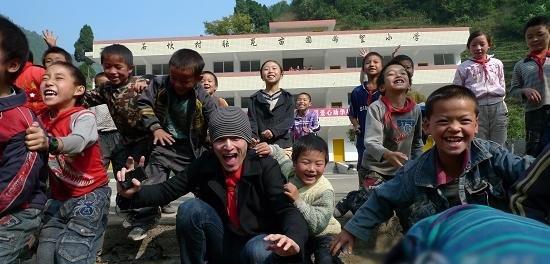 胡歌一辈子无法弥补的女人,10多年前她