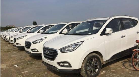 4S店停车场发现多台待处理现代ix35！客服专员：9成新 6万开走！