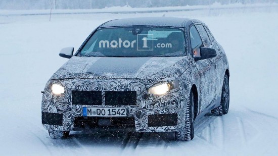 新一代宝马1系冬季测试谍照曝光 设计借鉴X2