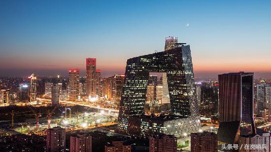 亢奋!中国核潜艇现身美国海岸!