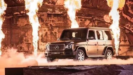 由“终结者”揭幕的全新一代奔驰G 已变得更加强悍 更有科技感