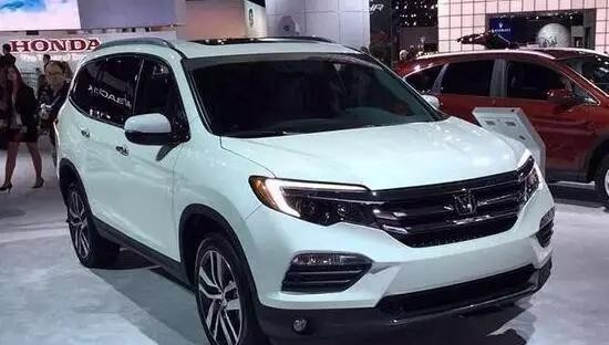 汉兰达最怕车来了，外观霸气十足，7座搭9AT配四驱，售22万