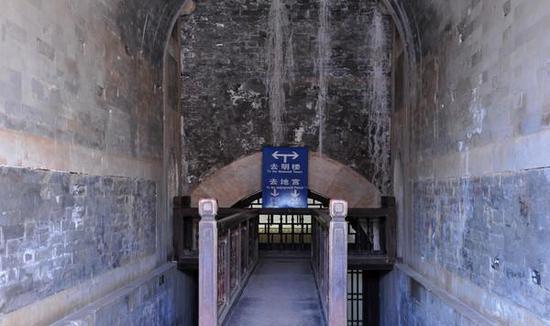 孙殿英为什么没有盗康熙墓?康熙墓又为何到现