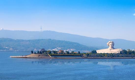 长沙和郑州,那座城市发展最打动你?