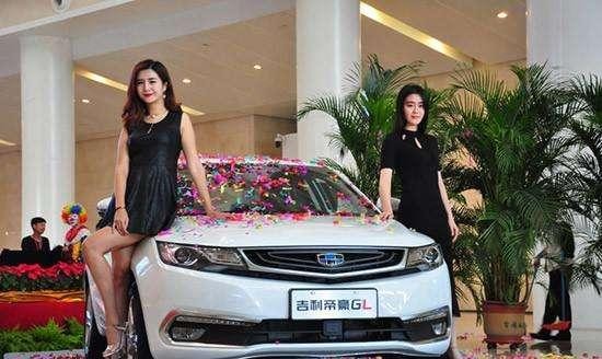 月薪3000也供得起，颜值高，油耗低，售价仅7万多，年轻人的首选