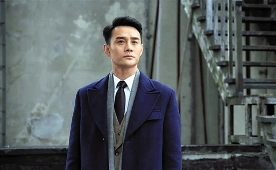 《伪装者2》公布海报,从剪影中可以看出男主不是胡歌