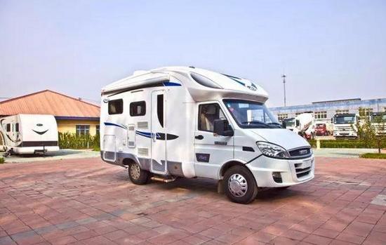 亚特Plasy-623C型房车,依维柯宝迪底盘,旅行必备的房车