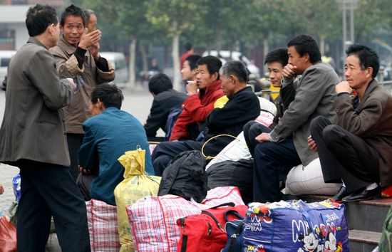农民人口有多少_中国农民人口数量是多少(3)