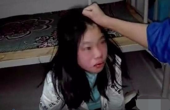 女生宿舍内被7同学狂扇耳光致流血 带头3人被处分