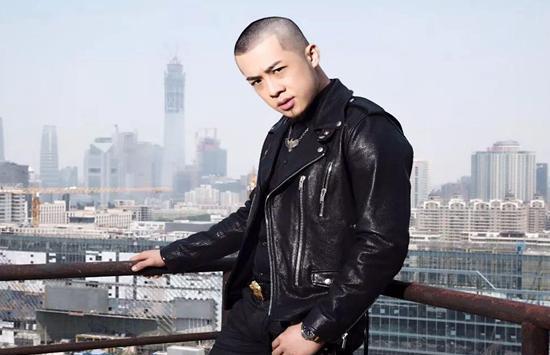 大壮到底有多红?今到酒吧演唱,被观众误认为是