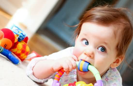 8个症状,说明宝宝要开始长牙了!宝宝长牙期吃什么好?